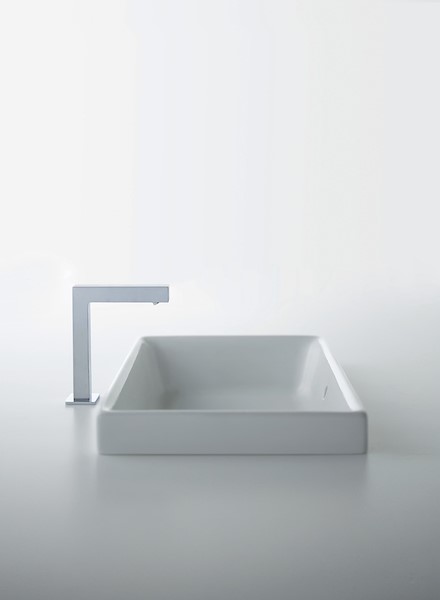 Axiom® Touchless Faucet with EcoPower